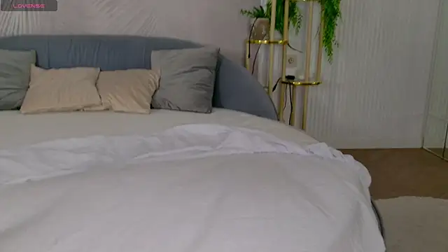 Marie Diaze online show from July 20, 2026, 5:04 am