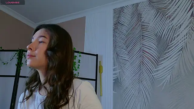 Marie Diaze online show from June 18, 2026, 5:06 am