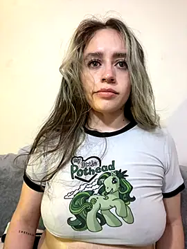 Natalia Suarez online show from November 30, 2025, 2:45 am