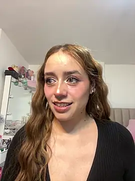 Natalia Suarez online show from May 3, 2026, 1:22 am