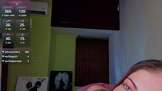 Emma  Blanco online show from April 30, 2026, 10:14 pm