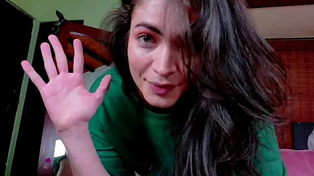 Emma  Blanco online show from December 2, 2025, 9:49 pm