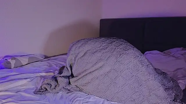 shey1i online show from February 22, 2026, 3:13 pm