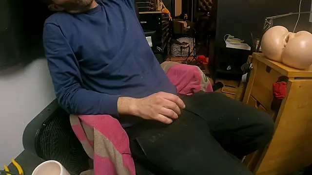 leanjamesdean online show from October 13, 2025, 3:19 am