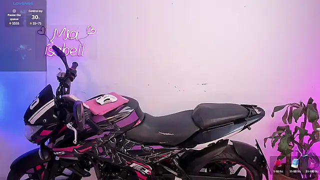 mia isabell20 online show from December 3, 2024, 3:17 pm