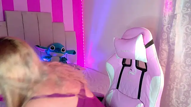 AliiceBrown  online show from October 9, 2025, 5:30 am