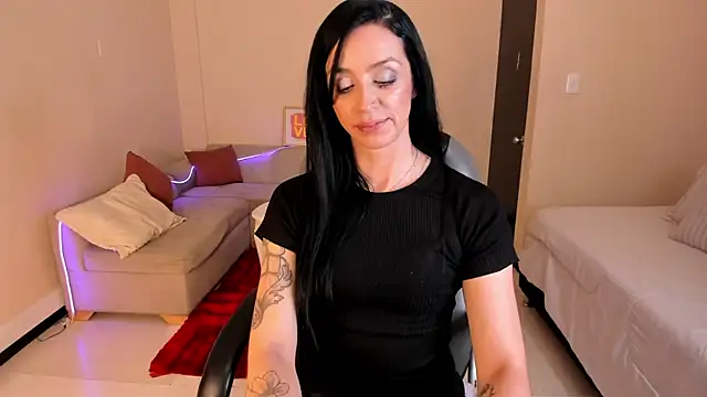 Kristen Garner online show from July 28, 2026, 7:39 pm