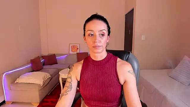 Kristen Garner online show from July 25, 2026, 7:42 pm