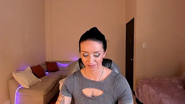 Kristen Garner online show from August 7, 2026, 7:20 pm