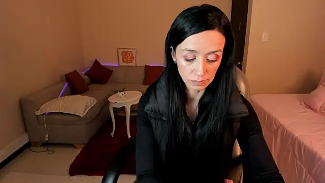 Kristen Garner online show from July 6, 2026, 8:00 pm