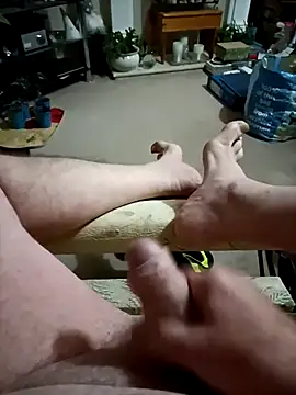 Snapshot of loveeatingcunts chatting on October 20, 2025, 6:41 pm loveeatingcunts online show from October 20, 2025, 6:41 pm