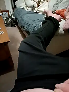 Snapshot of loveeatingcunts chatting on February 28, 2026, 11:04 pm loveeatingcunts online show from February 28, 2026, 11:04 pm