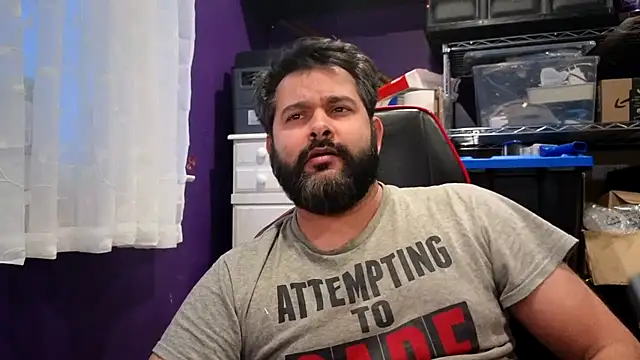 Sakhtlaundaz online show from December 3, 2025, 9:25 pm