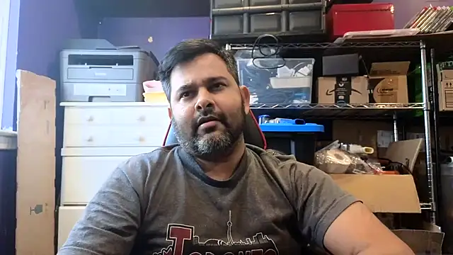 Snapshot of Sakhtlaundaz chatting on February 17, 2026, 1:30 pm Sakhtlaundaz online show from February 17, 2026, 1:30 pm