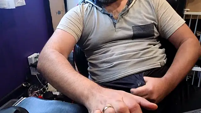 Snapshot of Sakhtlaundaz chatting on February 25, 2026, 9:58 pm Sakhtlaundaz online show from February 25, 2026, 9:58 pm