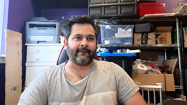 Snapshot of Sakhtlaundaz chatting on April 5, 2026, 8:26 pm Sakhtlaundaz online show from April 5, 2026, 8:26 pm