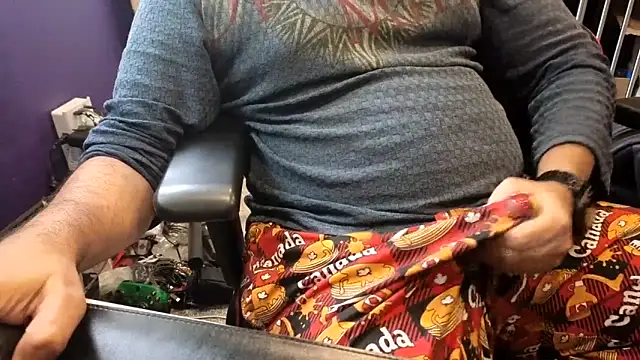 Snapshot of Sakhtlaundaz chatting on March 18, 2026, 8:43 pm Sakhtlaundaz online show from March 18, 2026, 8:43 pm