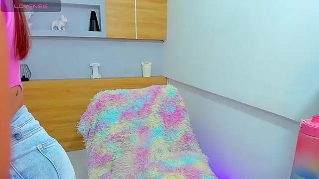 EmilyEvans7 online show from September 25, 2025, 6:25 pm