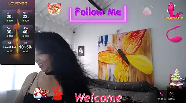 Snapshot of YourWhoreXX chatting on January 1, 2025, 12:11 pm YourWhoreXX online show from January 1, 2025, 12:11 pm