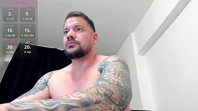 Snapshot of musclemonster31 chatting on July 14, 2026, 7:24 am musclemonster31 online show from July 14, 2026, 7:24 am