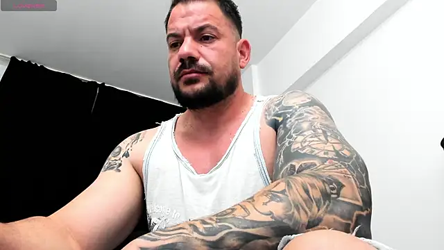 musclemonster31 online show from October 18, 2025, 12:18 pm