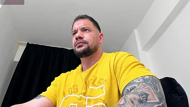 musclemonster31 online show from May 5, 2026, 4:04 am