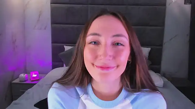 Lexi Split online show from September 26, 2025, 8:43 am