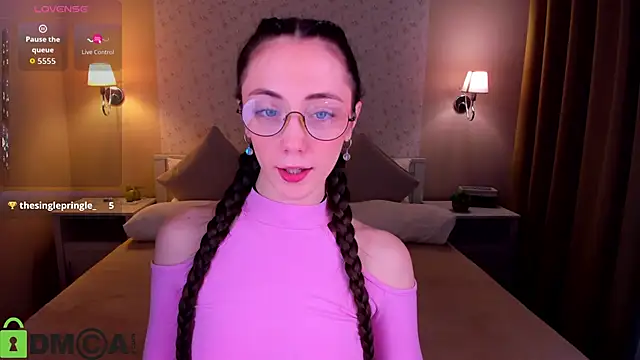 Lexi Split online show from May 10, 2026, 2:04 am