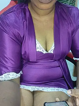 Snapshot of Malluivaniya chatting on November 7, 2025, 6:56 pm Malluivaniya online show from November 7, 2025, 6:56 pm
