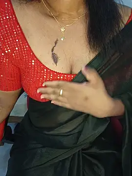 Snapshot of Malluivaniya chatting on June 12, 2026, 5:49 am Malluivaniya online show from June 12, 2026, 5:49 am