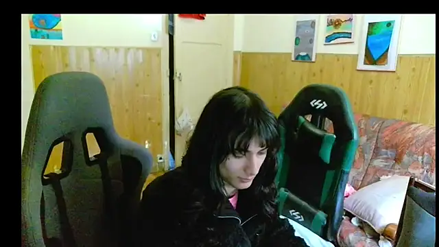 calliemaggotbone online show from December 22, 2025, 2:50 pm