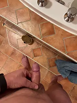 Tommitoo online show from March 6, 2025, 11:14 am