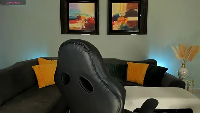 PuiYee online show from September 17, 2025, 1:24 pm