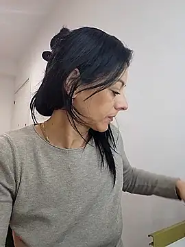 bruneta sexy23 online show from January 18, 2026, 5:22 am