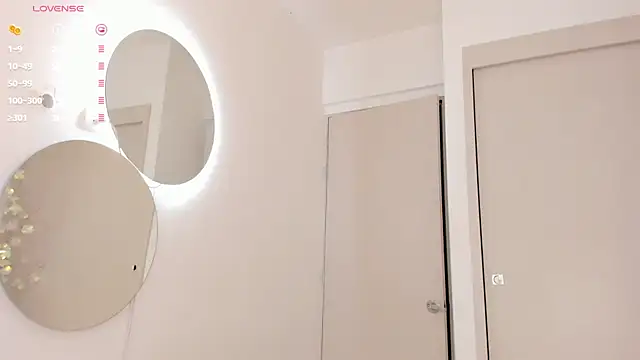 mia yourmommy online show from March 17, 2025, 2:41 am