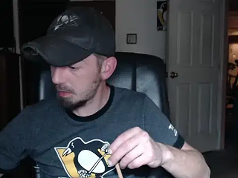 pensguy30 online show from December 10, 2024, 11:40 pm