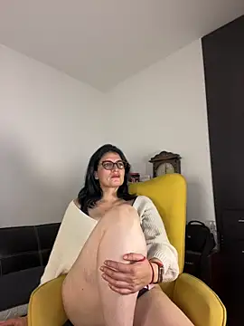 Snapshot of adriana71 chatting on June 11, 2026, 3:25 am adriana71 online show from June 11, 2026, 3:25 am