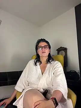 adriana71 online show from July 19, 2026, 2:31 am