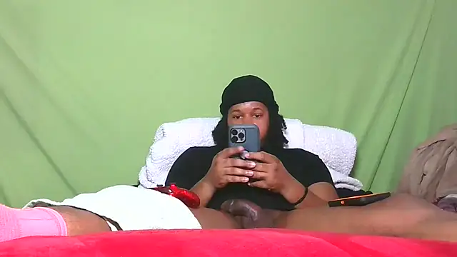 Carolinayoungin online show from October 11, 2025, 8:32 pm