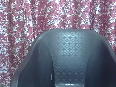 Lusty Wife1 online show from April 29, 2026, 7:53 pm
