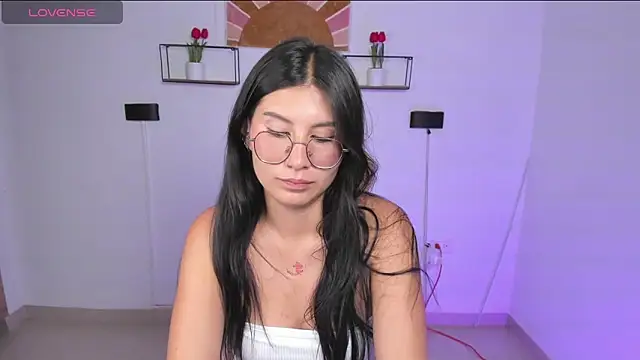emily villamil online show from June 6, 2026, 10:26 pm