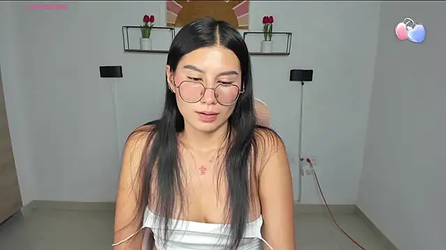 emily villamil online show from June 25, 2026, 10:37 pm