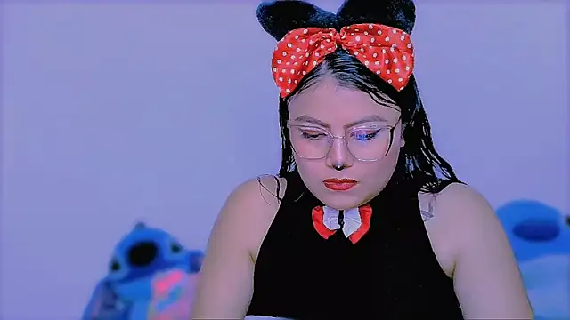 KathieBurning online show from October 31, 2025, 3:52 pm