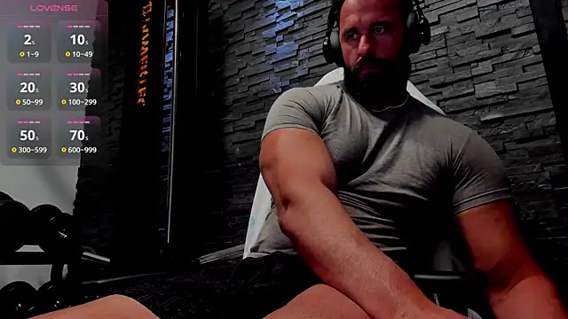 Snapshot of David_Big_Daddy chatting on August 3, 2026, 6:47 pm David Big Daddy online show from August 3, 2026, 6:47 pm