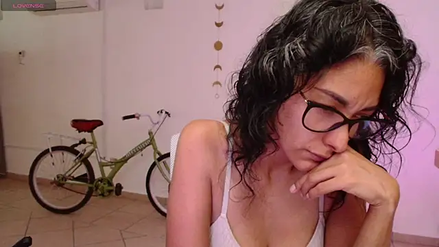 Snapshot of brdot_ chatting on March 21, 2025, 8:18 pm brdot online show from March 21, 2025, 8:18 pm