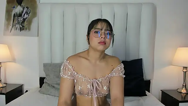 Violet queen20 online show from September 24, 2025, 6:47 pm