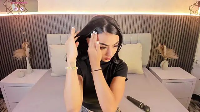 SHANONCLARK online show from September 23, 2025, 7:10 pm