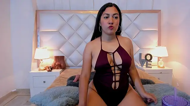 brittany069 online show from October 25, 2025, 4:11 am