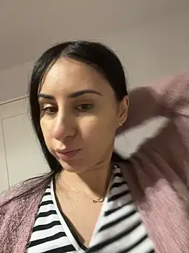 JenniferEdith online show from December 8, 2024, 12:41 pm