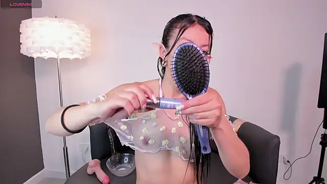 miss canndy online show from December 19, 2024, 9:49 pm